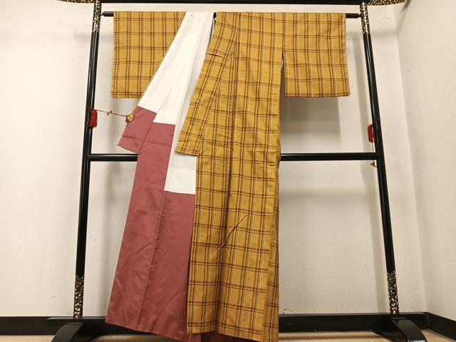 平和屋着物●本場黄八丈　まるまなこ　紬　格子　正絹　逸品　AABN0466ph
