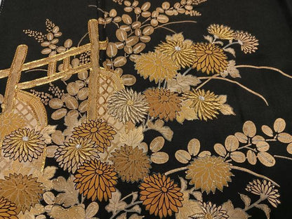 平和屋着物●豪華黒留袖　駒刺繍　草花文　金彩　正絹　逸品　AABN0484ph