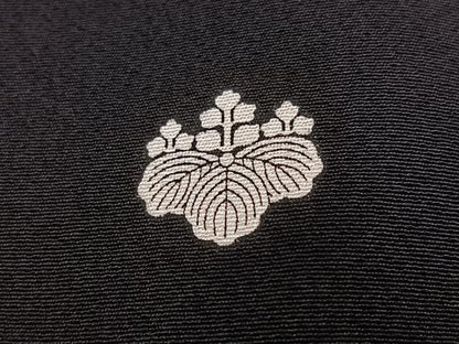 平和屋着物●豪華黒留袖　総刺繍　群れ鶴立波草花文　金糸　正絹　逸品　AABN0486ph