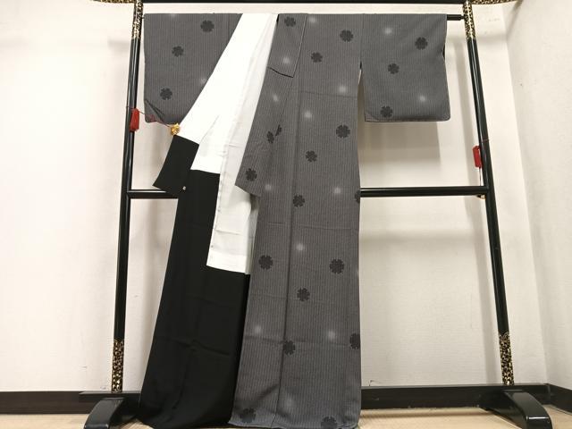 平和屋着物●江戸小紋　彫士：住田双光・染士：服部光擴　雪輪文　ほたる暈し　黒地　さが美扱い　正絹　逸品　未使用　AABN0487ph