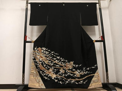 平和屋着物●豪華黒留袖　駒刺繍　草花文　金彩　正絹　逸品　AABN0489ph