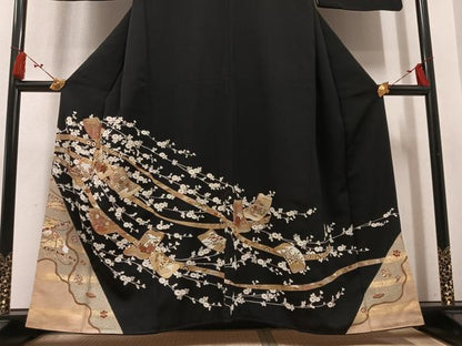 平和屋着物●豪華黒留袖　駒刺繍　草花文　金彩　正絹　逸品　AABN0489ph