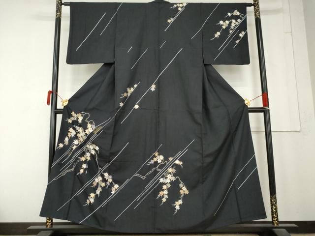 平和屋着物●訪問着　紬地　駒刺繍　楓文　黒地　金糸　金彩　正絹　逸品　AABN0630cs