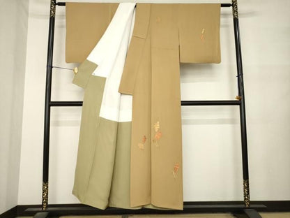 平和屋着物●訪問着　駒刺繍　矢羽根花文　正絹　逸品　AABN0787ck