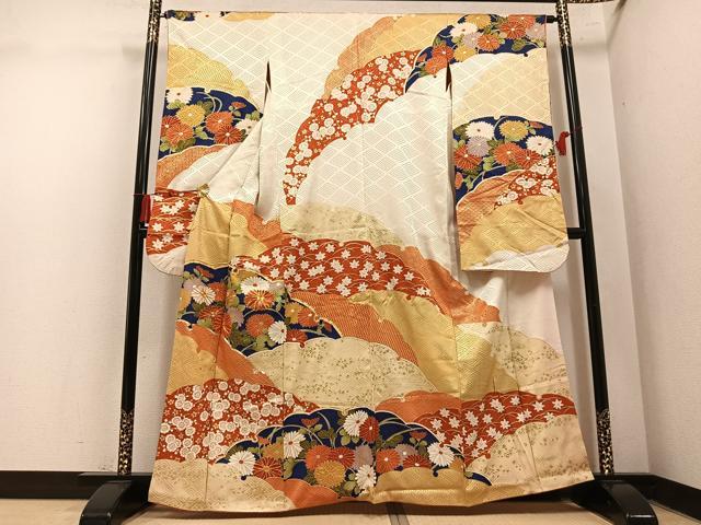 平和屋着物●豪華振袖　駒刺繍　雲重ね花文　金彩　正絹　逸品　AABN1617ph