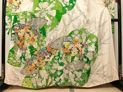 平和屋着物●豪華振袖　駒刺繍　草花文　金彩　正絹　逸品　AABN1635ph