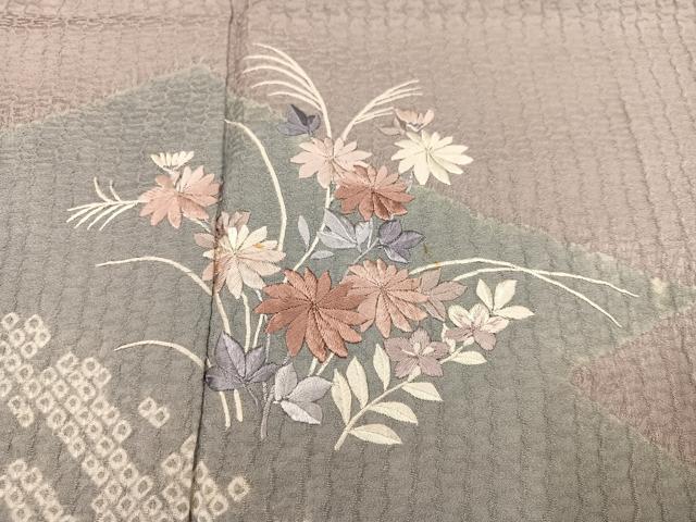 平和屋着物●訪問着　絞り　刺繍　草花文　正絹　逸品　AABN1695ph