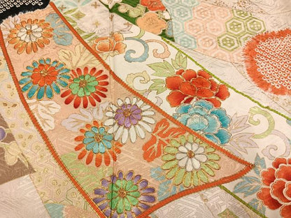 平和屋着物●豪華振袖　絞り　駒刺繍　吉祥花唐草文　金彩　正絹　逸品　AABN1704ph