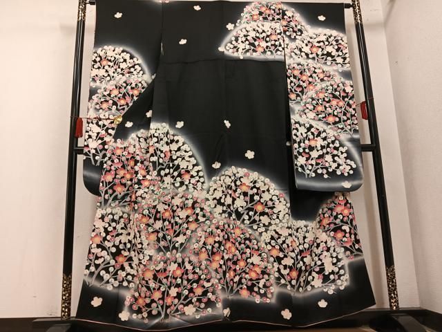 平和屋着物●豪華振袖　駒刺繍　枝梅文　暈し染め　黒地　正絹　逸品　AABN2998ph