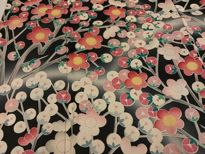 平和屋着物●豪華振袖　駒刺繍　枝梅文　暈し染め　黒地　正絹　逸品　AABN2998ph