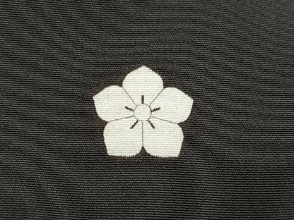 平和屋着物●豪華黒留袖　駒刺繍　風景花冊子文　金彩　正絹　逸品　AABN3022ph