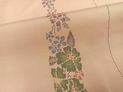 平和屋着物●本場大島紬　9マルキ　草花文　正絹　逸品　AABN3036ph