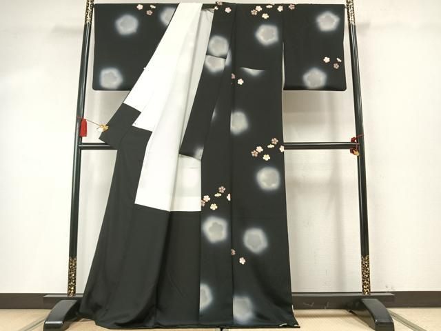 平和屋着物●上質な小紋　舞桜文　蛍暈し　黒地　金彩　鬼しぼ縮緬　正絹　逸品　AABN3567fy