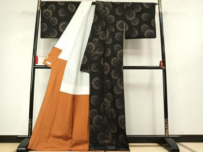 平和屋着物●本場大島紬　9マルキ　地空き　源氏車花文　やまと誂製　正絹　逸品　AABN3610fy