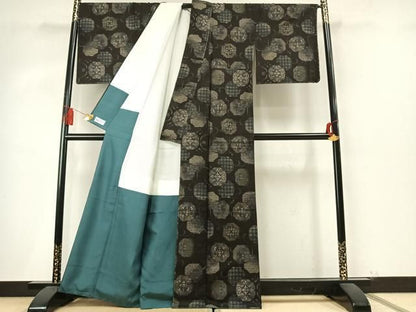 平和屋着物●本場大島紬　9マルキ　吉祥花文　やまと誂製　正絹　逸品　AABN3611fy
