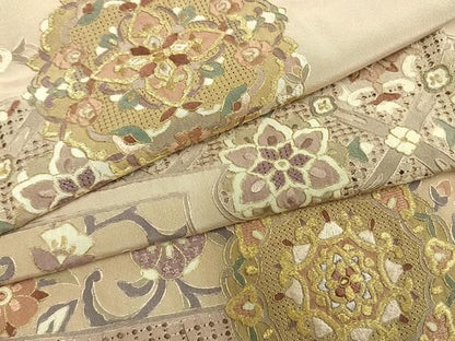 平和屋着物●中国三大刺繍　スワトウ刺繍　汕頭刺繍　総刺繍　色留袖　作家者　吉祥唐草花文　暈し染め　正絹　逸品　AABN3714fy