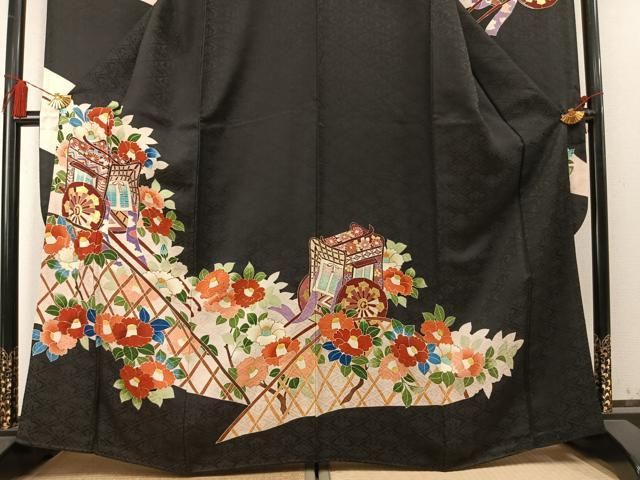 平和屋着物●豪華振袖　御所車花文　黒地　金彩　正絹　逸品　AABN3721fy