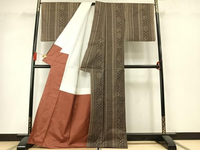 平和屋着物●本場大島紬　7マルキ　亀甲花間道　正絹　逸品　AABN3785fy