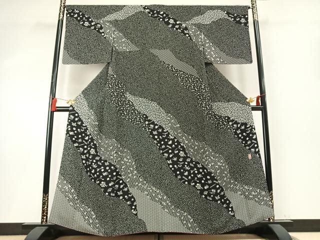 平和屋着物●訪問着　作家物　御所車扇面楽器花文　黒地　正絹　逸品　AABN3849fy