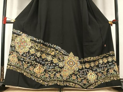平和屋着物●豪華黒留袖　作家物　駒刺繍　吉祥花文　金糸　金彩　正絹　逸品　AABN3862fy