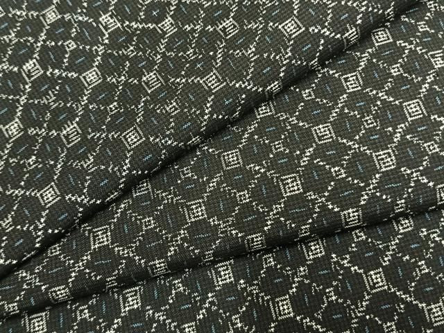 平和屋着物●本場村山大島紬　幾何学文様　黒地　正絹　逸品　AABN4033fy