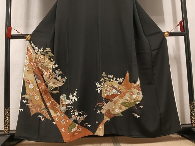 平和屋着物●豪華黒留袖　駒刺繍　檜扇貝桶花文　金彩　正絹　逸品　AABN5244ph