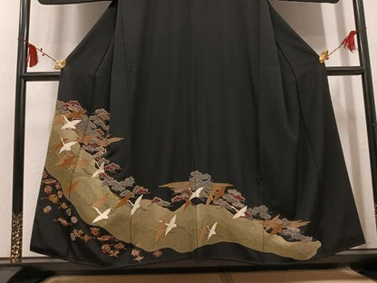 平和屋着物●中国三大刺繍　相良刺繍　総刺繍　黒留袖　群れ鶴浜松宝尽くし　正絹　逸品　AABN5264ph