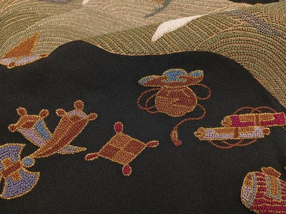 平和屋着物●中国三大刺繍　相良刺繍　総刺繍　黒留袖　群れ鶴浜松宝尽くし　正絹　逸品　AABN5264ph