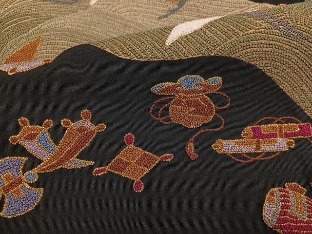 平和屋着物●中国三大刺繍　相良刺繍　総刺繍　黒留袖　群れ鶴浜松宝尽くし　正絹　逸品　AABN5264ph