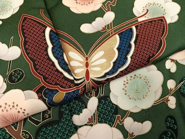 平和屋着物●豪華振袖　枝梅舞蝶文　金彩　正絹　逸品　AABN5739ph