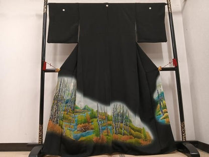 平和屋着物●豪華黒留袖　蝋彩染　手描き　遠山樹林文　暈し染め　金彩　正絹　逸品　AABN5769ph