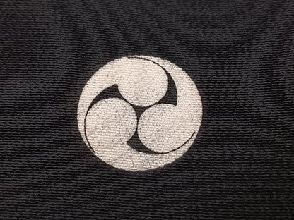 平和屋着物●豪華黒留袖　蝋彩染　手描き　遠山樹林文　暈し染め　金彩　正絹　逸品　AABN5769ph