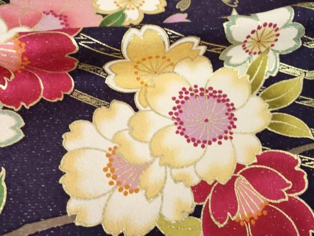 平和屋着物●豪華振袖　刺繍　流水花文　金銀糸　金彩　銀通し地　丹後ちりめん　仮絵羽　逸品　未使用　AABN6011ck