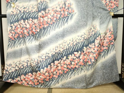 平和屋着物●豪華振袖　駒刺繍　枝梅文　金彩　正絹　逸品　AABN6030ck