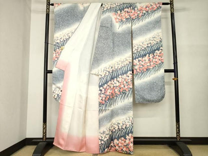 平和屋着物●豪華振袖　駒刺繍　枝梅文　金彩　正絹　逸品　AABN6030ck