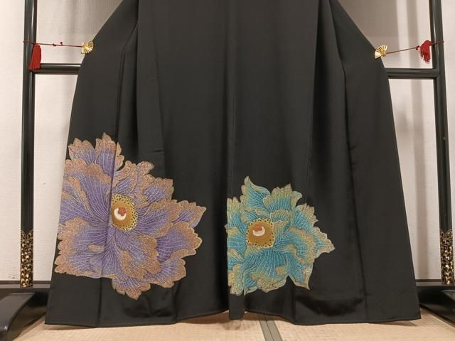 平和屋着物●豪華黒留袖　駒刺繍　牡丹　金彩　正絹　逸品　AABN7328ph