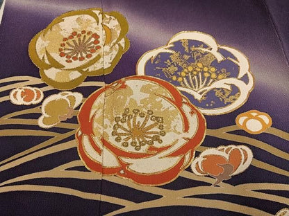 平和屋着物●豪華振袖　駒刺繍　梅文　暈し染め　金彩　鬼しぼ縮緬　正絹　逸品　AABN7331ph