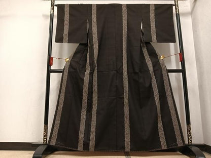 平和屋着物●本場大島紬　9マルキ　地空き　花間道　鈴乃屋扱い　正絹　逸品　未使用　AABN7416ph