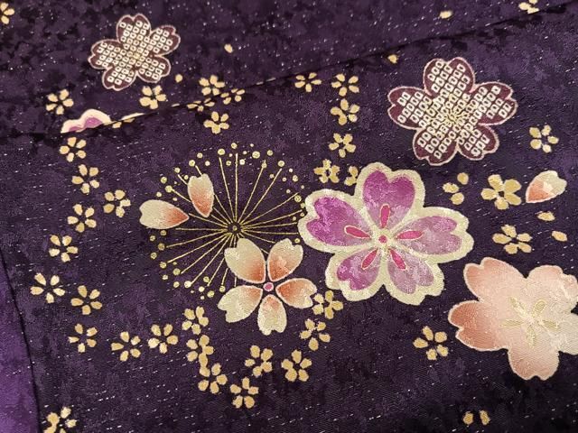 平和屋着物●豪華振袖　舞花文　金彩　銀通し地　正絹　逸品　AABN7439ph