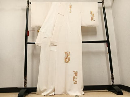 平和屋着物●訪問着　駒刺繍　矢羽根梅文　金彩　正絹　逸品　未使用　AABN7448ph