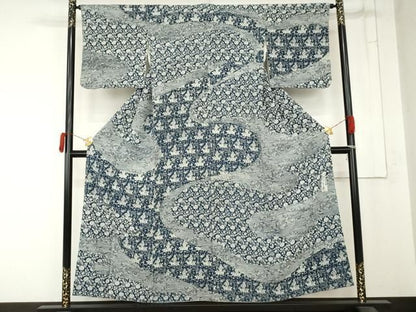 平和屋着物●阿波藍染　阿波友禅　徳島県無形文化財保持者　香川卓美　訪問着　藍　型染め　狩猟文　鬼しぼ縮緬　正絹　逸品　AABN8011cs