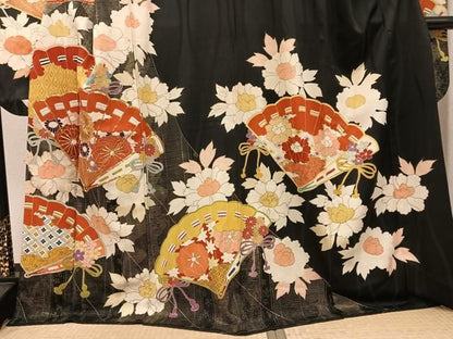 平和屋本店●アンティーク　大正ロマン　振袖　駒刺繍　檜扇花文　黒地　金彩　正絹　逸品　AABN8302ph