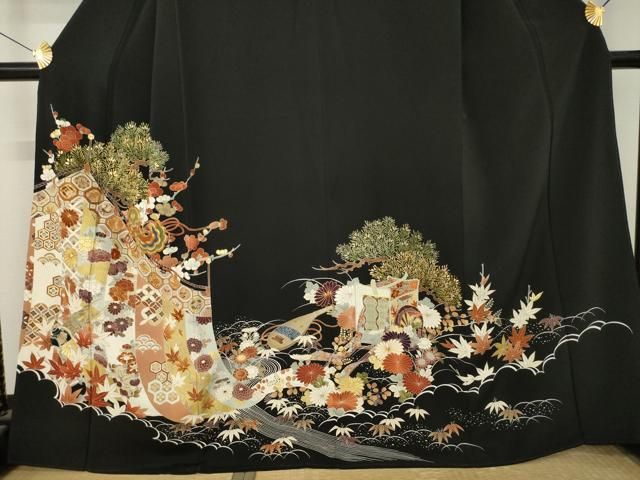 平和屋着物●創業460年・千總　黒留袖　駒刺繍　幔幕御所車花文　金彩　正絹　逸品　AABN8754ck