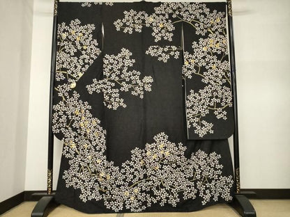 平和屋着物●十日町 名門青柳謹製 (櫛引織　赤城紬　草木染) 振袖 刺繍 夜桜 黒地 金糸 銀通し地 反端付き 正絹 逸品 AABN8774ck