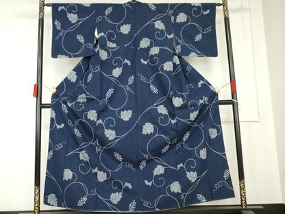 平和屋着物●上質な紬　葡萄唐草文　正絹　逸品　未使用　AABN9162cs