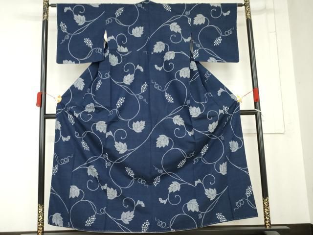 平和屋着物●上質な紬　葡萄唐草文　正絹　逸品　未使用　AABN9162cs