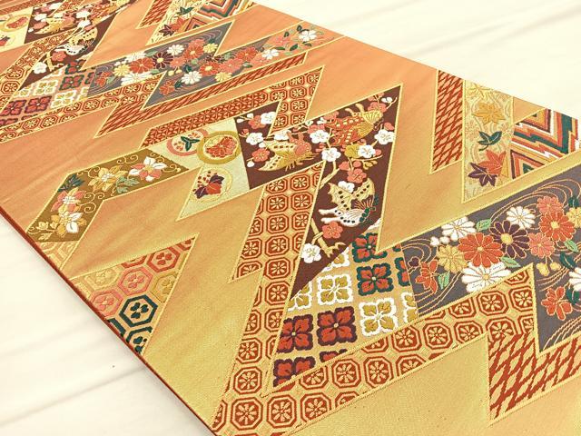 平和屋着物◎六通柄袋帯　唐織　松皮取蝶花文　金糸　正絹　逸品　BAAO3189if