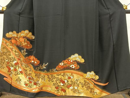 平和屋着物■豪華黒留袖　駒刺繍　松葉花文　金彩　正絹　逸品　BAAO9547ct