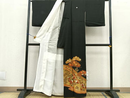 平和屋着物■豪華黒留袖　駒刺繍　松葉花文　金彩　正絹　逸品　BAAO9547ct