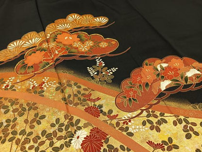 平和屋着物■豪華黒留袖　駒刺繍　松葉花文　金彩　正絹　逸品　BAAO9547ct